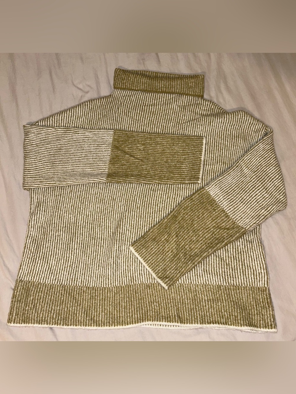 Calvin Klein Two-tone Turtleneck Sweater Olive Green Medium